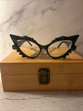 Dark Green Sculpted Cat-Eye Glasses